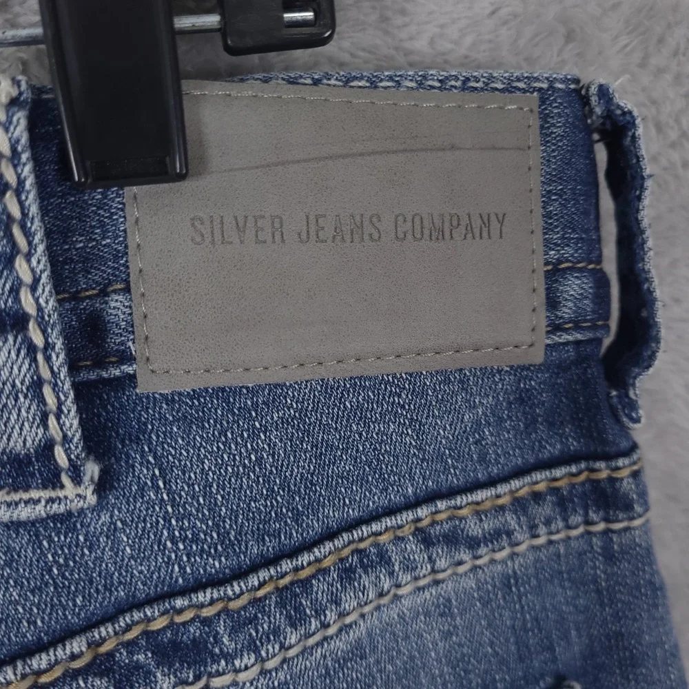 Silver Jeans asked store
